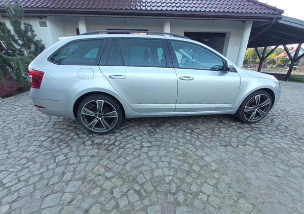 Skoda Octavia cena 48000 przebieg: 200000, rok produkcji 2018 z Woźniki małe 781